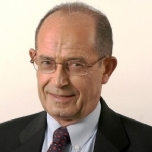 פרופ צבי בנטואיץ, מומחה ברפואה פנימית